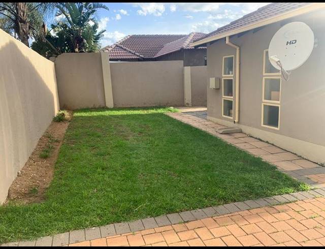 3 BEDROOM HOUSE FOR SALE IN COSMO CITY
